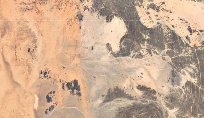 Google Earth nuotr./Bir Tavilas, nufotografuotas Google palydovo (teritorijos ribą žymi punktyrinė linija)