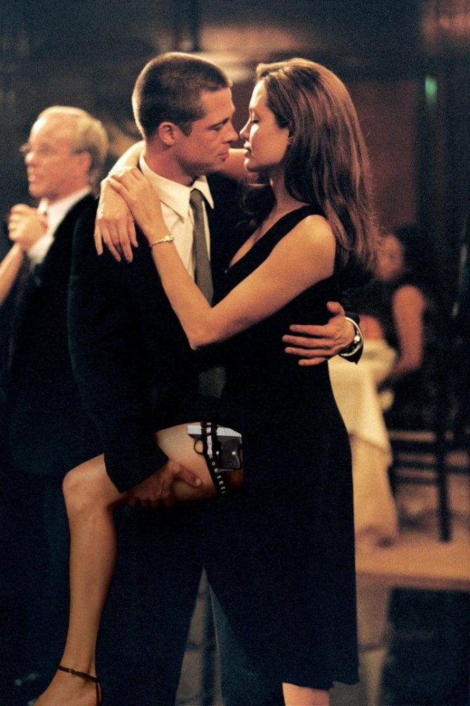 Vida Press nuotr./Angelina Jolie ir Bradas Pittas filme „Ponas ir ponia Smitai“
