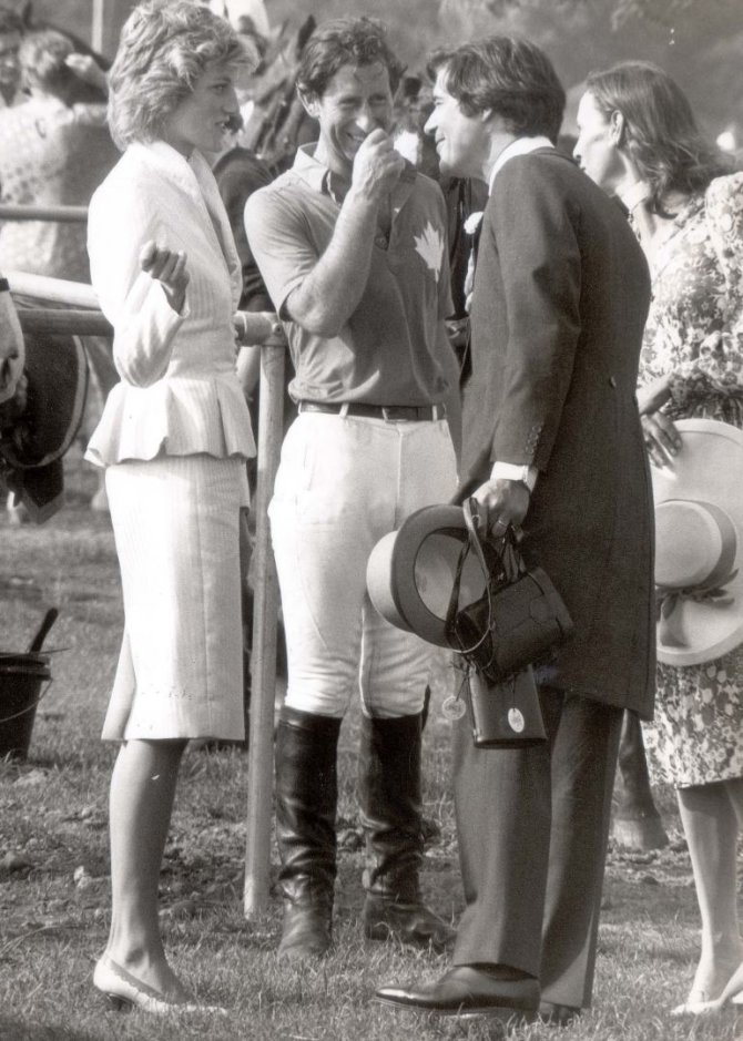 Vida Press nuotr./Princesė Diana, princas Charlesas ir Oliveris Hoare'as 1986 metais