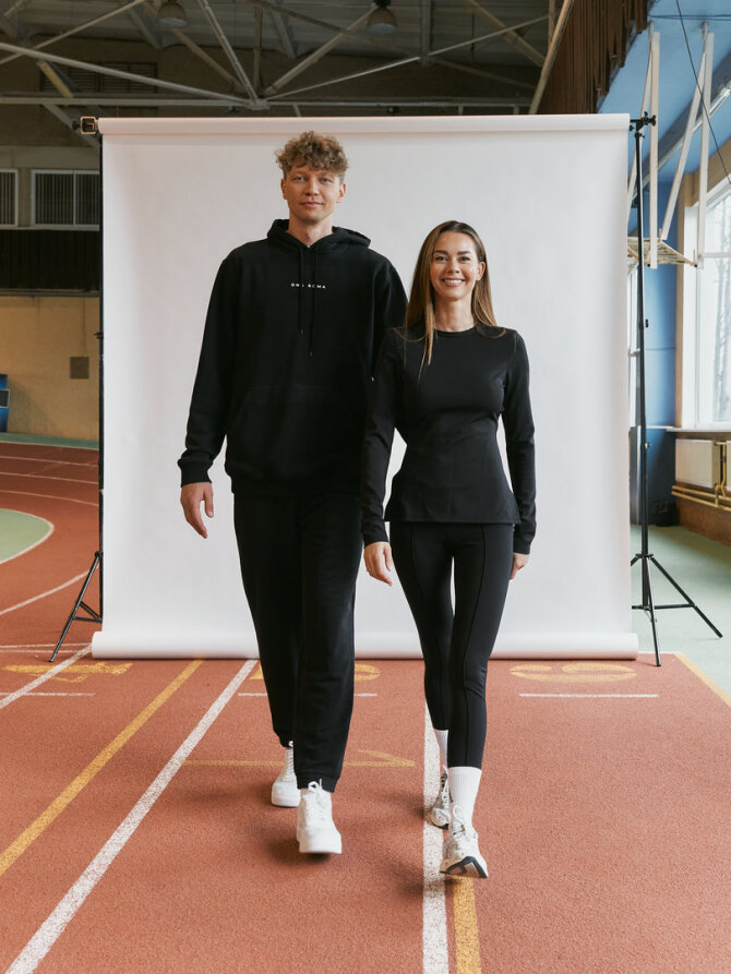 Julios Vargalytės nuotr./Mindaugas Kuzminskas su sužadėtine Lina