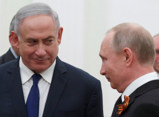 „Reuters“/„Scanpix“ nuotr./Benjaminas Netanyahu ir Vladimiras Putinas