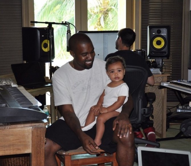 „Instagram“ nuotr./Kanye Westas su dukra North