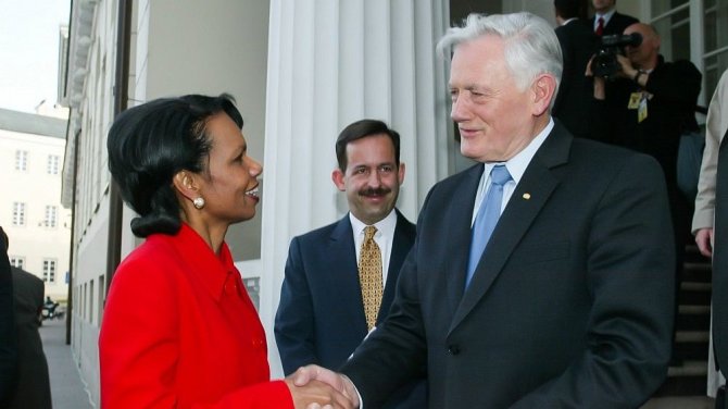 Dž. G.Barysaitės nuotr./Condoleezza Rice ir Valdas Adamkus 2005 metais