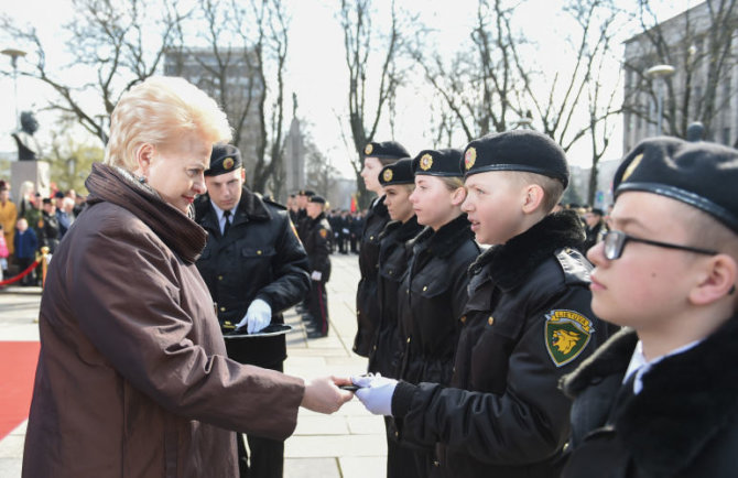 Prezidento kanceliarijos nuotraukos/ R. Dačkus/D.Grybauskaitė  sveikina Generolo Povilo Plechavičiaus mokyklos kadetus ir priima jų priesaikas