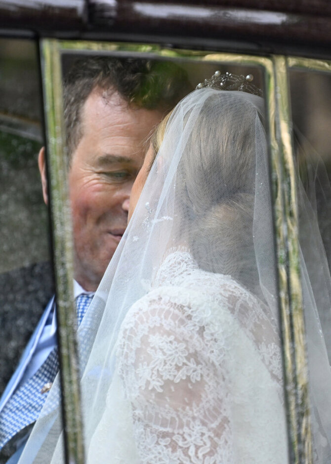 Vida Press nuotr./Princesės Anne sūnaus Peterio Phillipso ir jo mylimosios Harriet Sperling vestuvės