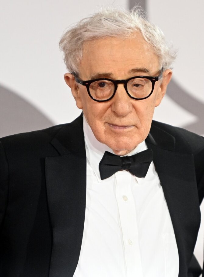 Woody Allenas  /  / Cover Images