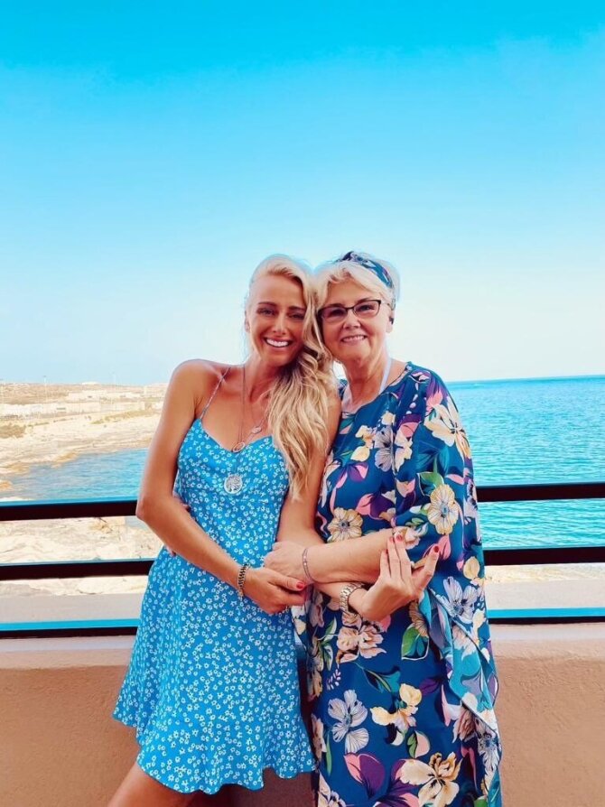 Violeta Repčenkaitė su mama / Asmeninio albumo nuotr.
