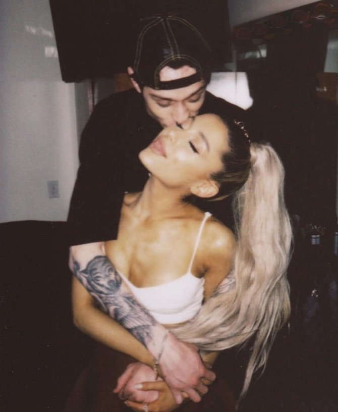 „Instagram“ nuotr./Ariana Grande ir Pete'as Davidsonas