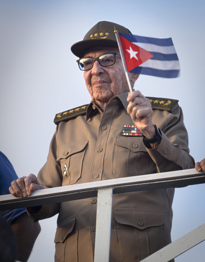 Raulis Castro / Frank Rumpenhorst / dpa/picture-alliance