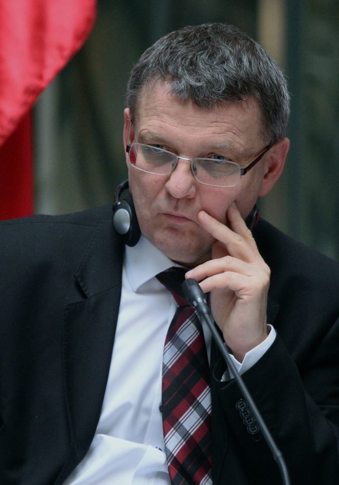 AFP/„Scanpix“ nuotr./Čekijos užsienio reikalų ministras Lubomiras Zaoralekas