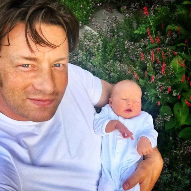 „Instagram“ nuotr./Jamie Oliveris su sūnumi