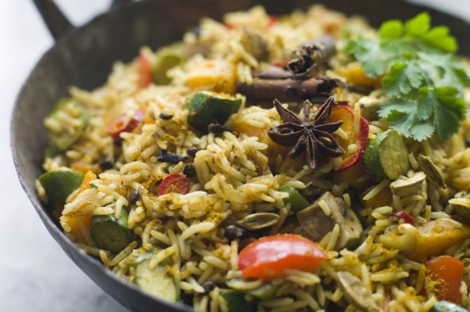 Ryžiai su „Biryani“ daržovėmis