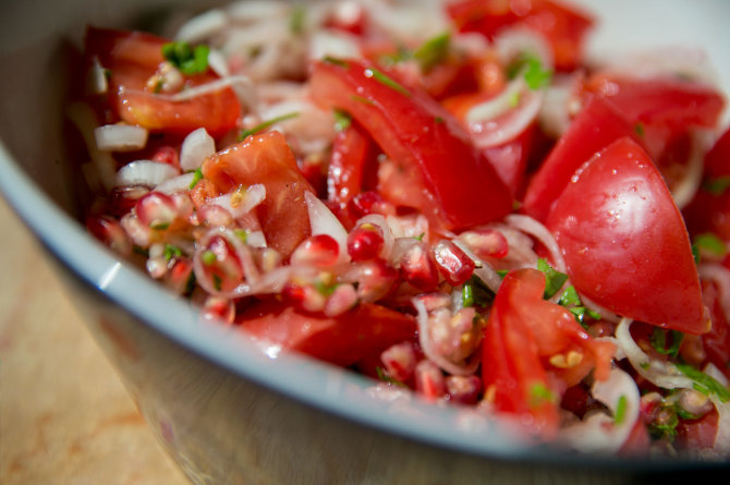 Uzbekiškos pomidorų salotos šakarob