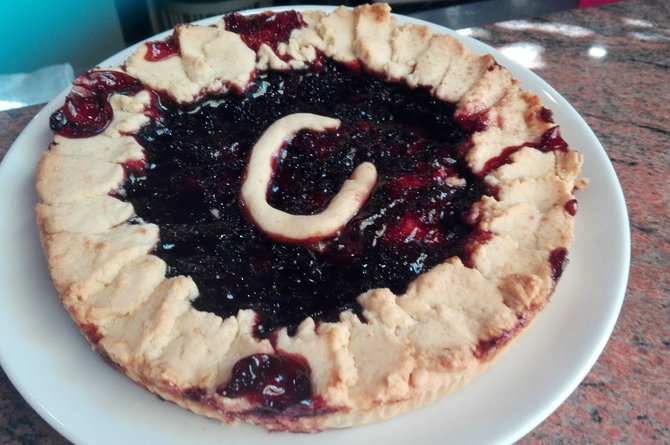 „Crostata“ su trešnių džemu