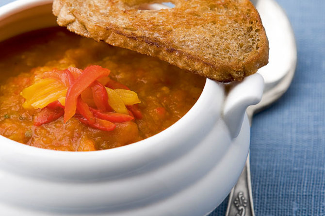 Keptų paprikų ir baklažanų sriuba