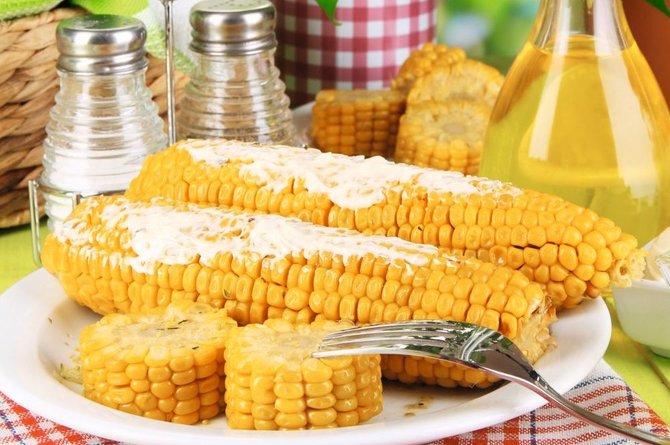 Virti kukurūzai su sviestu