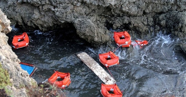 Televisione italiana: 41 persone morte nel rovesciamento di un’imbarcazione che trasportava migranti provenienti dalla Tunisia