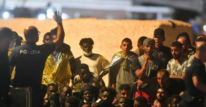 UE: quest’anno i migranti che attraversano il Mediterraneo verso l’Italia sono raddoppiati