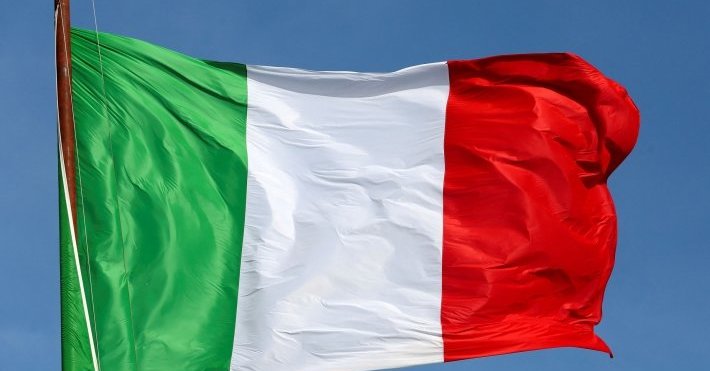 Terremoto colpisce la regione vulcanica italiana a ovest di Napoli