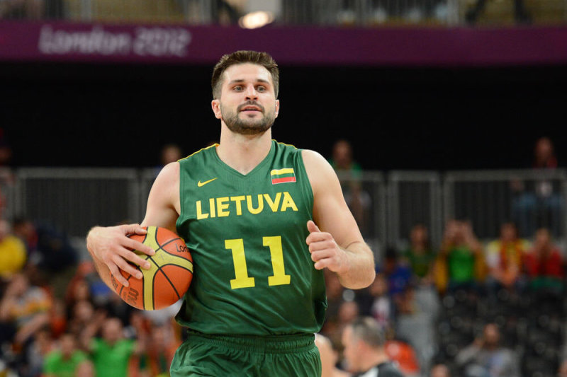 Linas Kleiza liko pėsčias: teismas mėnesiui atėmė vairuotojo pažymėjimą ir skyrė baudą