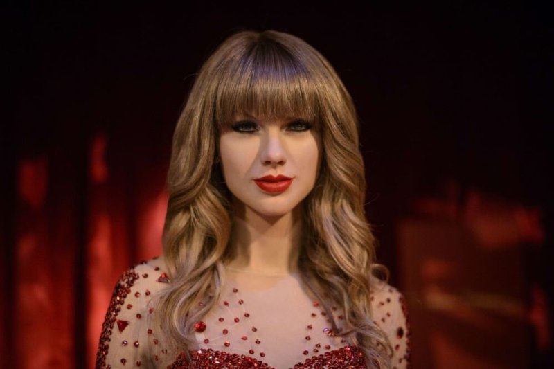 „Madame Tussauds“ muziejus pristatė dvi naujas vaškines Taylor Swift figūras