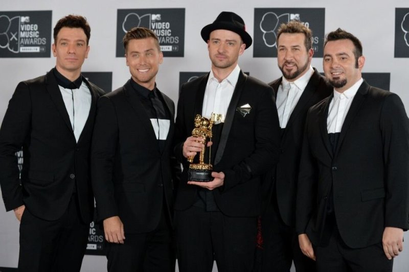 Buvę vaikinų grupės „'NSync“ nariai savaitgalį dalyvavo Chriso Kirkpatricko vestuvėse