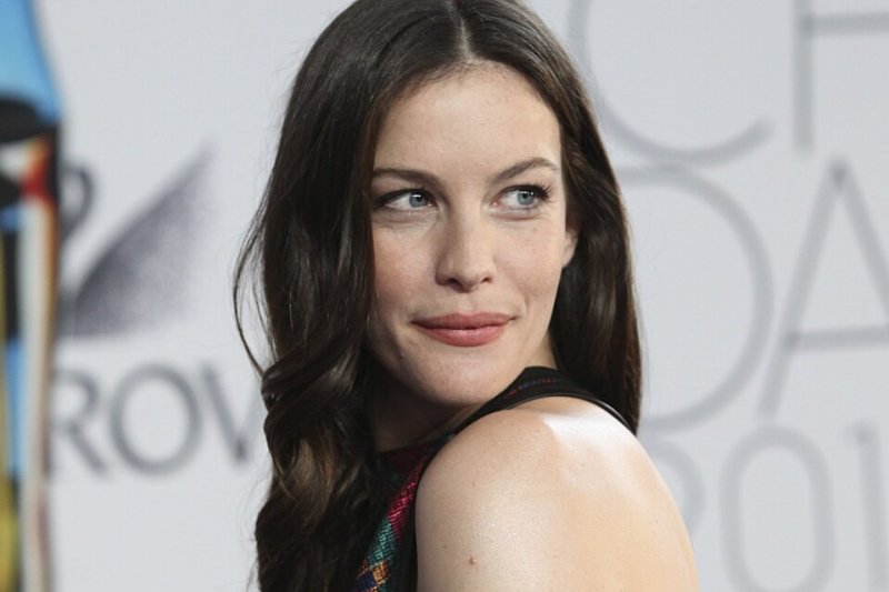 Aktorė Liv Tyler anksčiau laiko pagimdė antrą sūnų