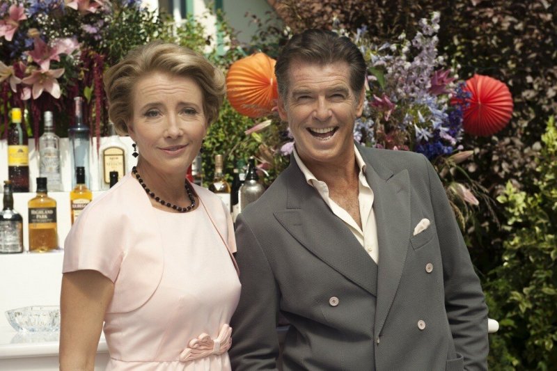 Pierce'as Brosnanas ir Emma Thompson filme „Meilės punšas“