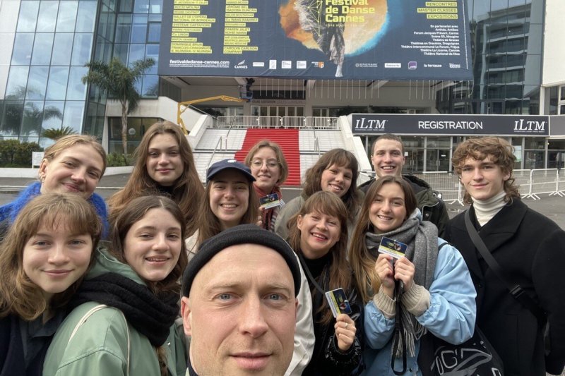 Kanų šokio festivalyje – unikalus „Low Air“ spektaklis: choreografė moteris ir jaunieji talentai