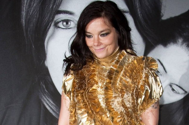 Bjork, Russellas Brandas ir kitos garsenybės reiškia paramą Škotijos nepriklausomybei