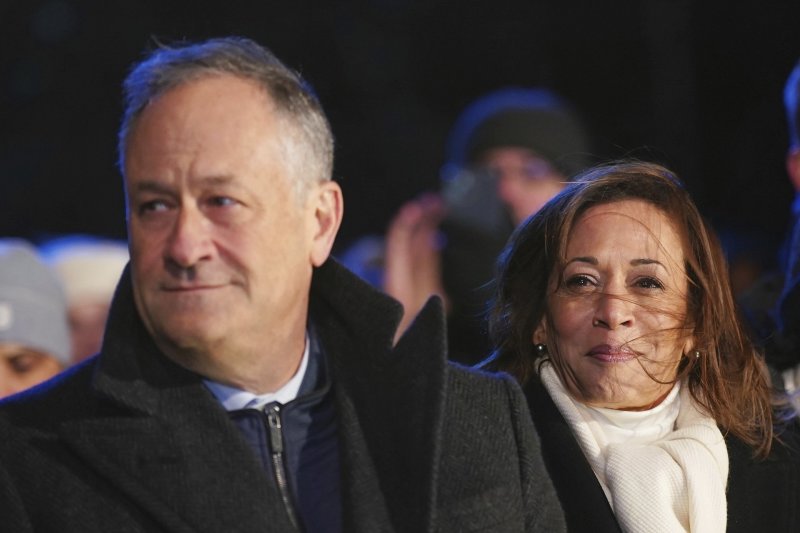 Donaldas Trumpas atleido Kamalos Harris vyrą