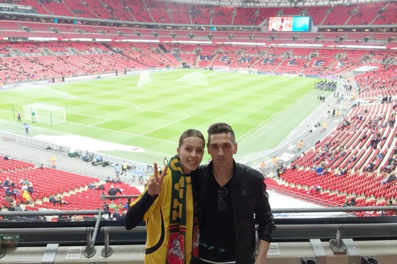 Už Lietuvos rinktinę „Wembley“ stadione sirgo ir Vaida Grikšaitė-Česnauskienė su vyru Deividu