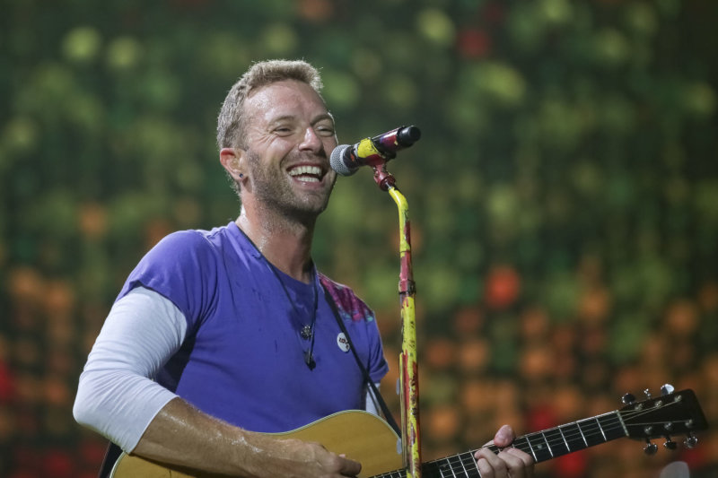 Malaizija: „Coldplay“ koncertas dėl narių blogo elgesio galėtų būti sustabdytas