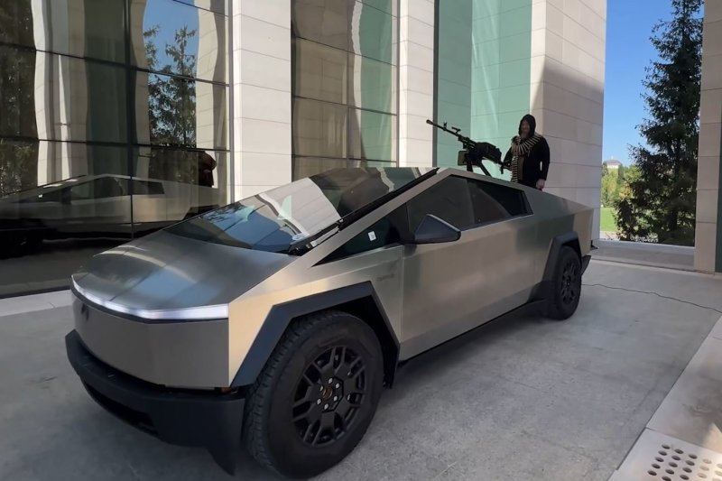 Ramzanas Kadyrovas su „Tesla Cybertruck“