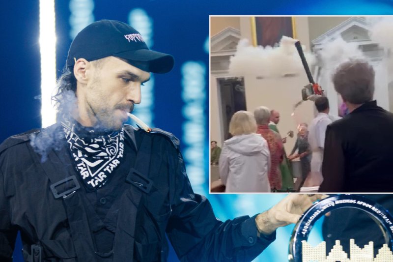 Rūkė ne tik M.A.M.A scenoje: skandalingą reperį žino policija – kanapių dūmais užtvindė Vilniaus arkikatedrą