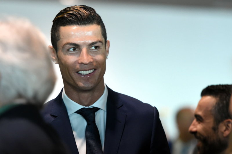 Madeiroje atidengtas Cristiano Ronaldo biustas