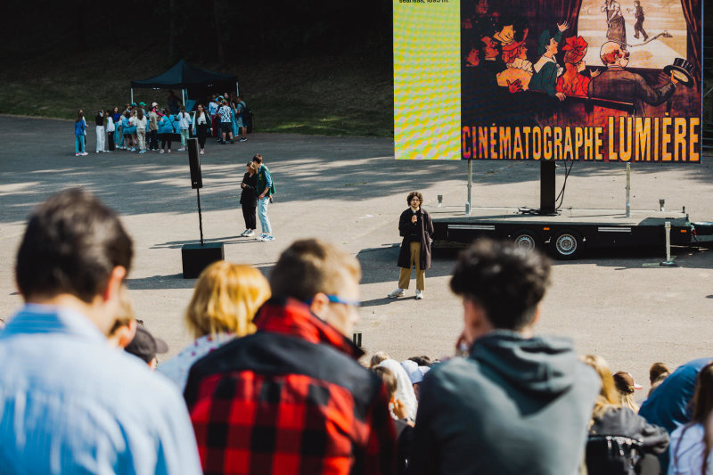 Kalnų parke atidarytas festivalis jaunimui „Kinas po žvaigždėmis. Junior“