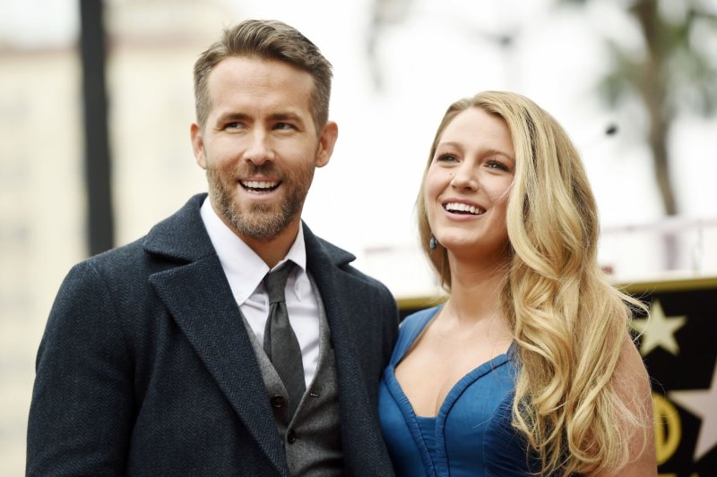 Aktorė Blake Lively savo vyrą Ryaną Reynoldsą jų santuokos metinių dieną traukė per dantį