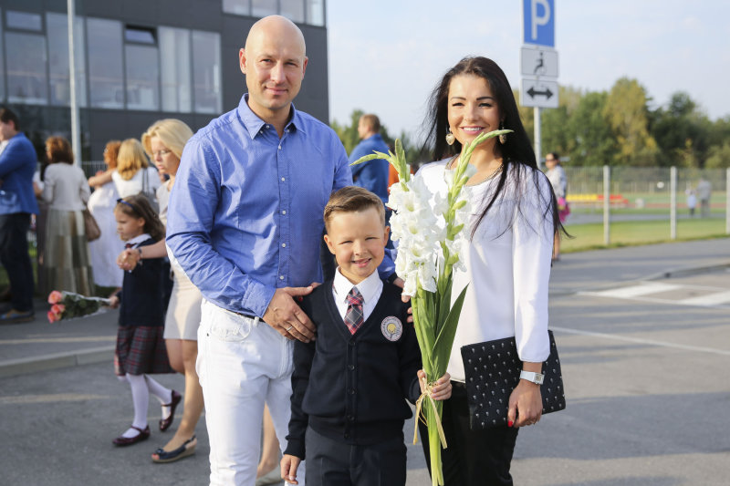 Milisandra ir Algirdas Radzevičiai su sūnumi Roku  