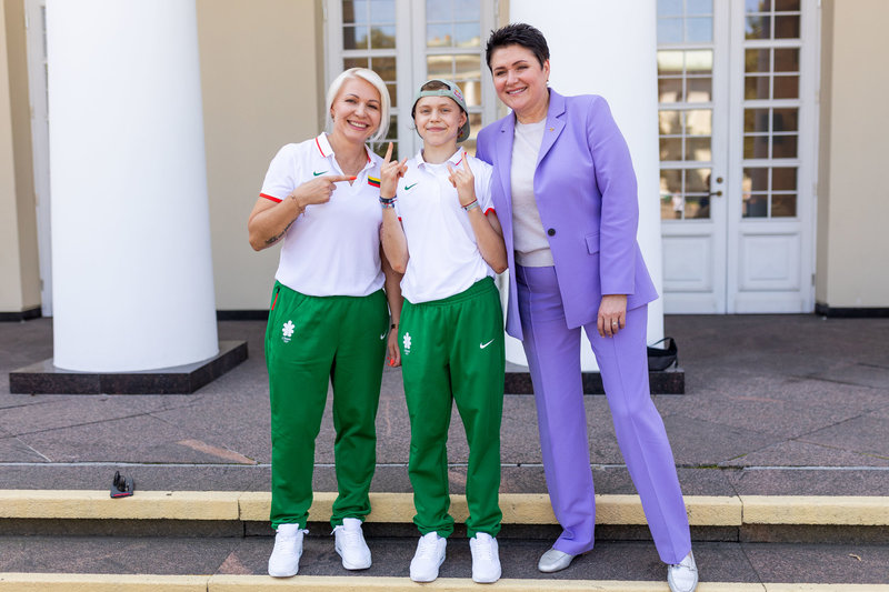 Olimpiečių išlydėtuvės prezidentūroje. Alina Banevič, Dominika, Banevič, Daina Gudzinevičiūtė