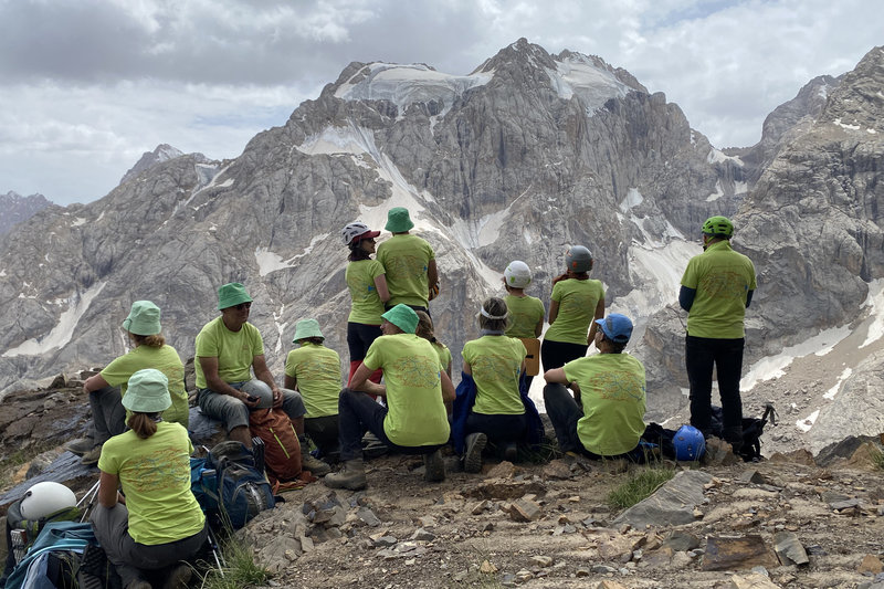 Lietuvos alpinistų senjorų klubo nariai įkopė į Vilniaus viršukalnę Tadžikistane