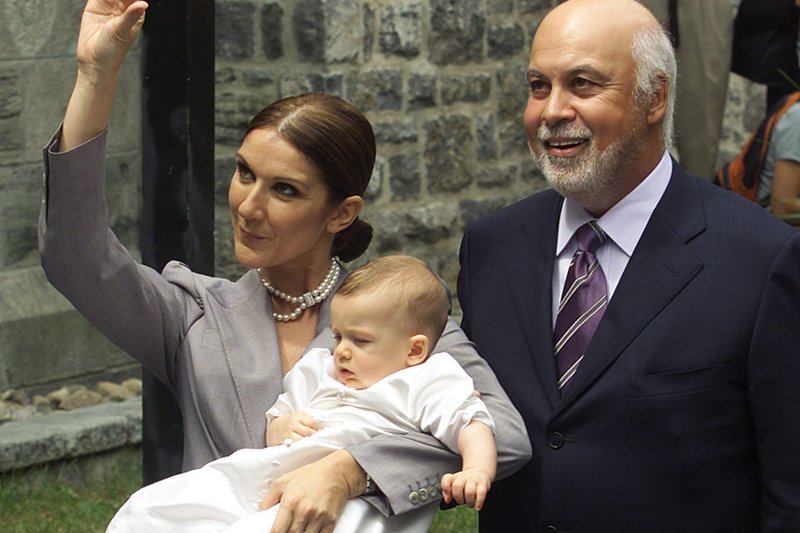 Celine Dion ir Rene Angelilis per sūnaus Rene-Charleso krikštynas (2001 m.)