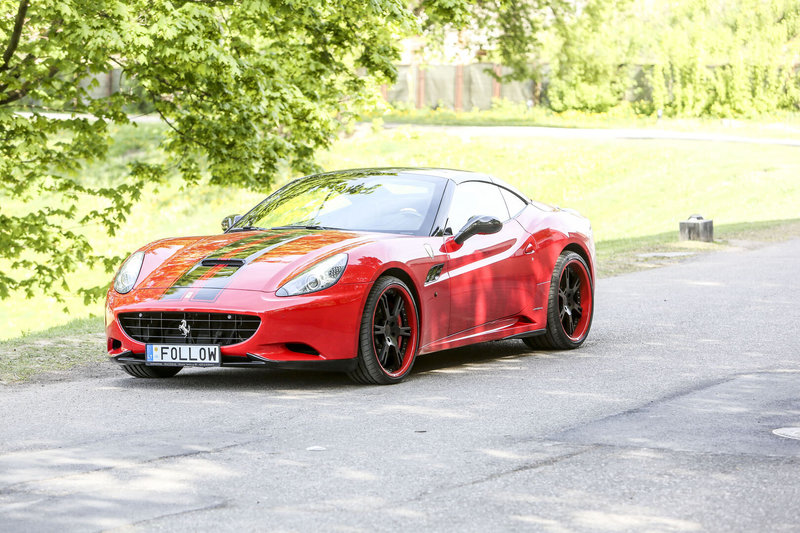 Ugniaus Kiguolio „Ferrari California Novitec Rosso Race“