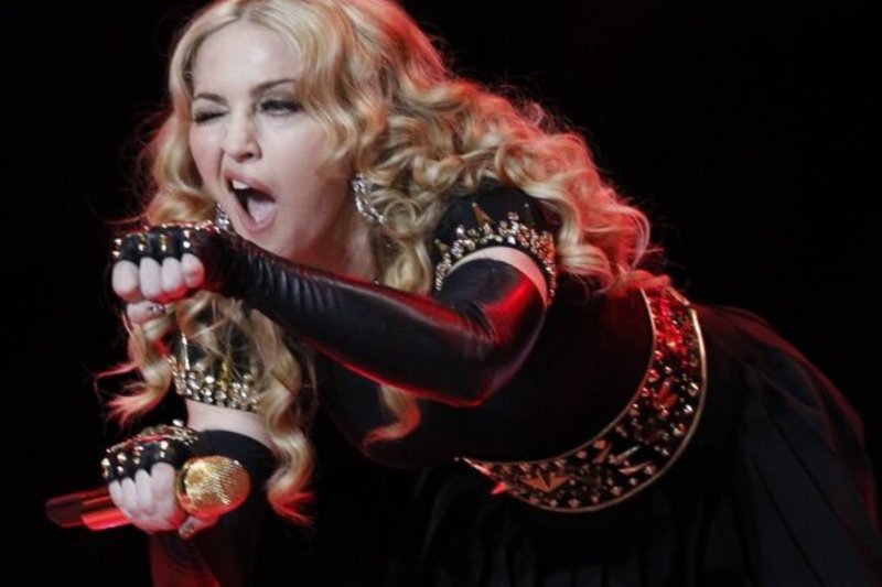 Madonna pristatė antrąjį albumo MDNA singlą „Girl Gone Wild“