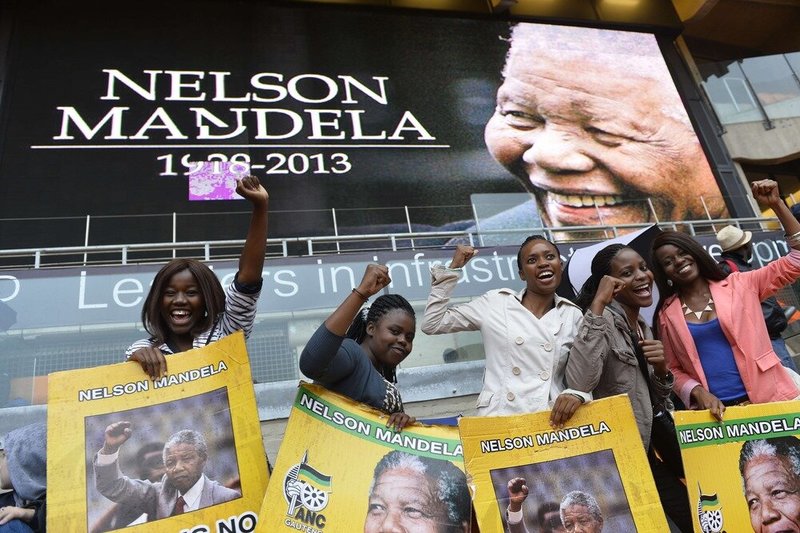 Nelsono mandelos pagerbimas Soveto futbolo stadione