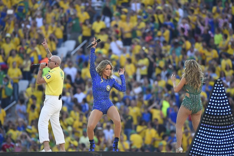 Jennifer Lopez, Claudia Leitte ir Pitbull pasirodymas 2014-ųjų pasaulio futbolo čempionato atidarymo ceremonijoje