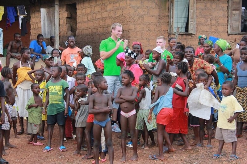 UNICEF misijoje Siera Leonėje dalyvaujantis Jevgenijus Šuklinas: „Jei mes galime nors truputį jiems padėti, mes privalome tai padaryti!“