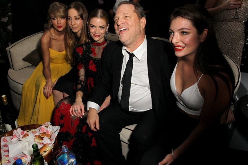 Prodiuseris Harvey Weinsteinas su Taylor Swift, Este Haim, Jaime King ir Lorde