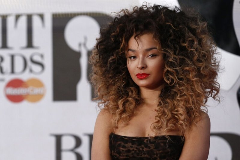 Britų dainininkė Ella Eyre