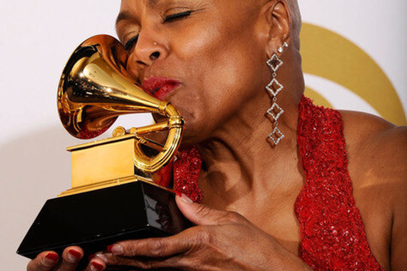 Džiazo žvaigždė Dee Dee Bridgewater gimtadienį paminės ypatingu koncertu Lietuvoje